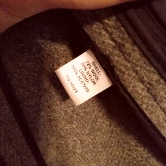 Thick gray wool winter pea coat from Banana Republic - Picture 2 of 10